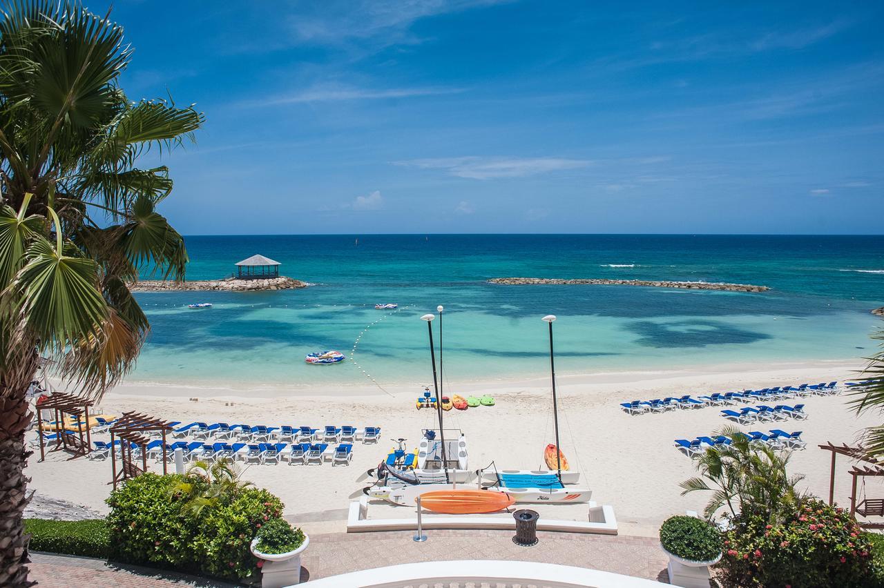 Palmyra Luxury Beach Condos Montego Bay Exterior foto